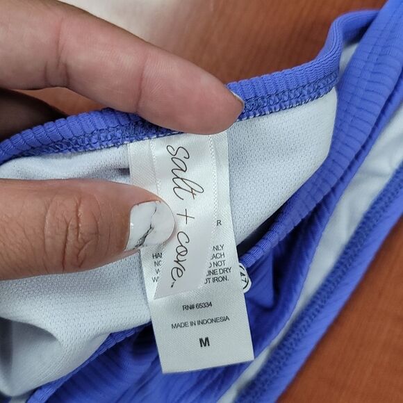 5 Pieces Swim Tops And Bottoms Size Medium - Picture 11 of 11